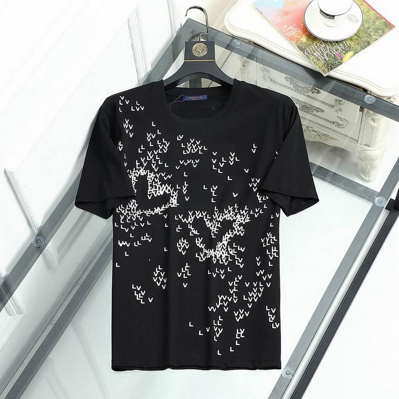 Louis Vuitton Men's T-shirts 117